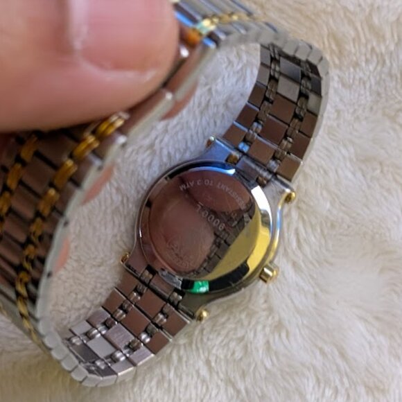 GUCCI SWISS MADE Quartz Gold & Silver w/ Date W/R 3ATM - Picture 10 of 15